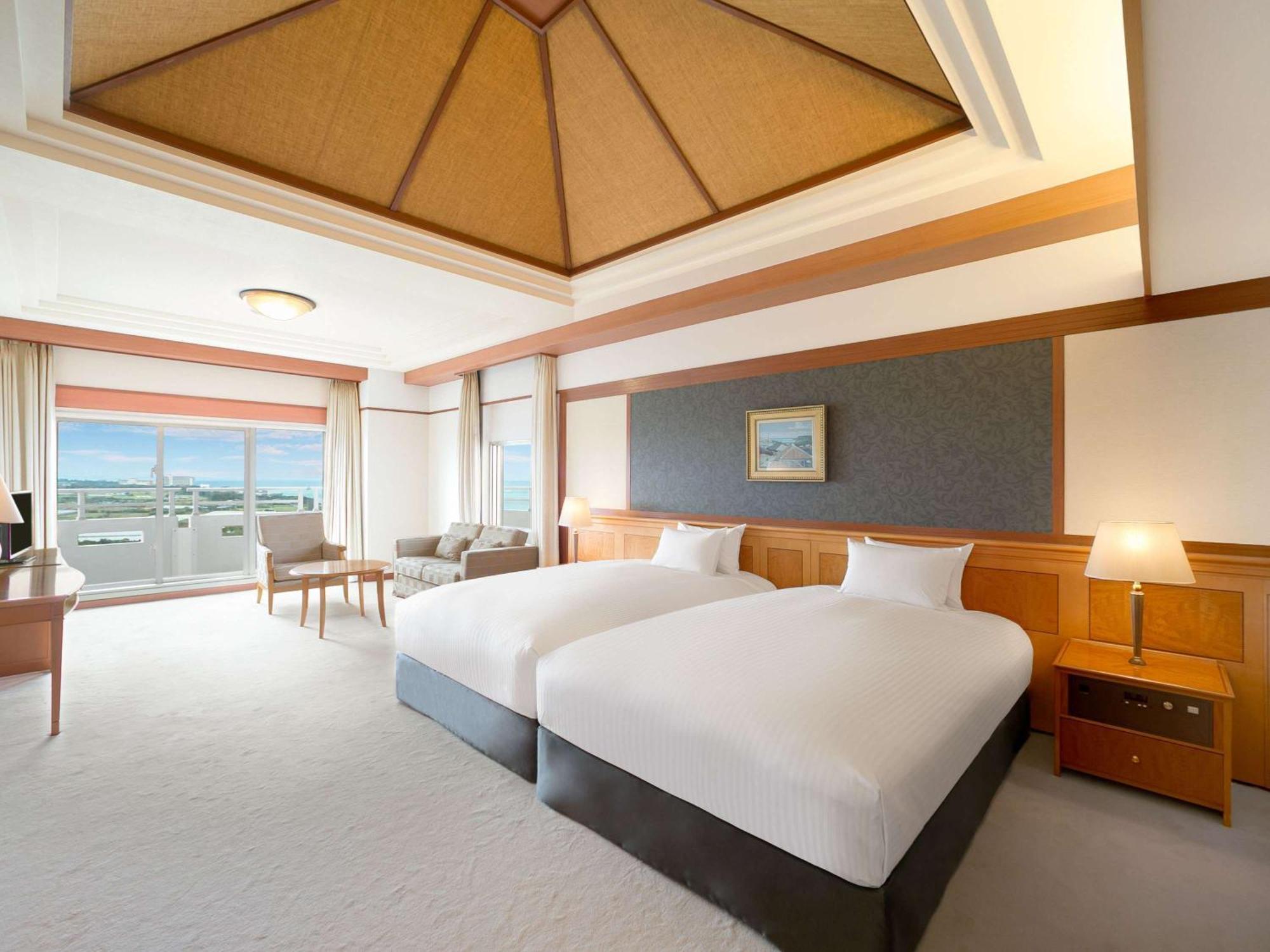 Grand Mercure Okinawa Cape Zanpa Resort Йомитан Экстерьер фото