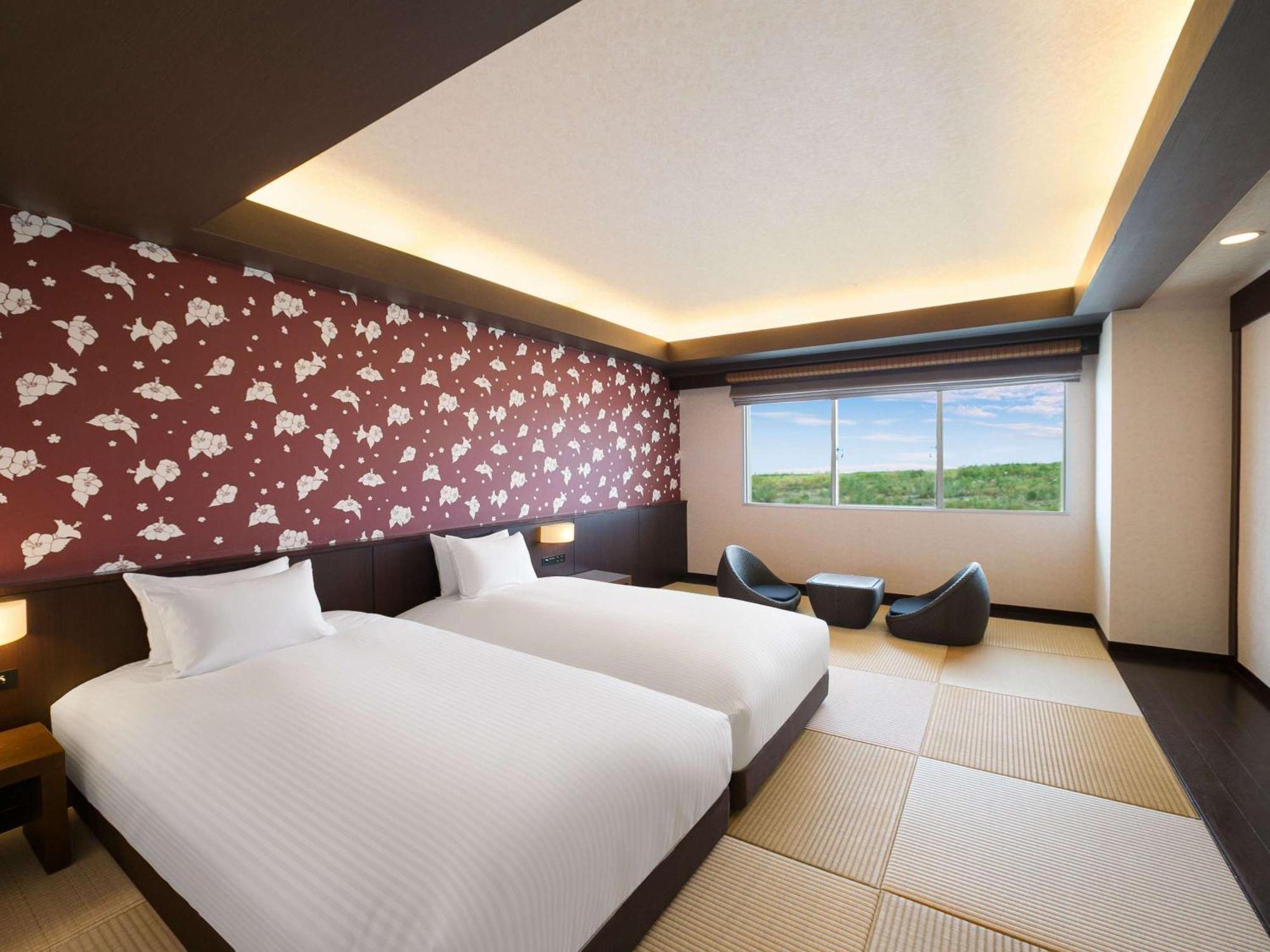 Grand Mercure Okinawa Cape Zanpa Resort Йомитан Экстерьер фото