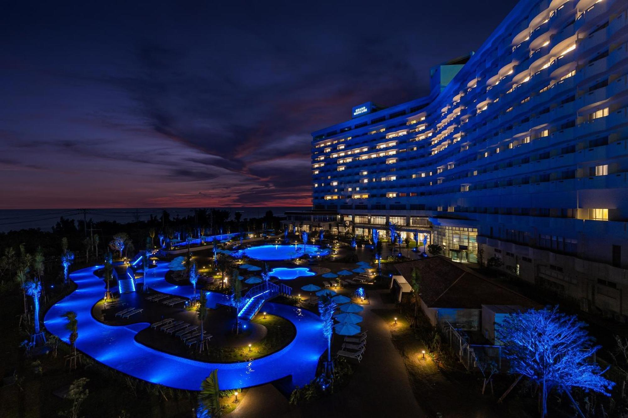 Grand Mercure Okinawa Cape Zanpa Resort Йомитан Экстерьер фото