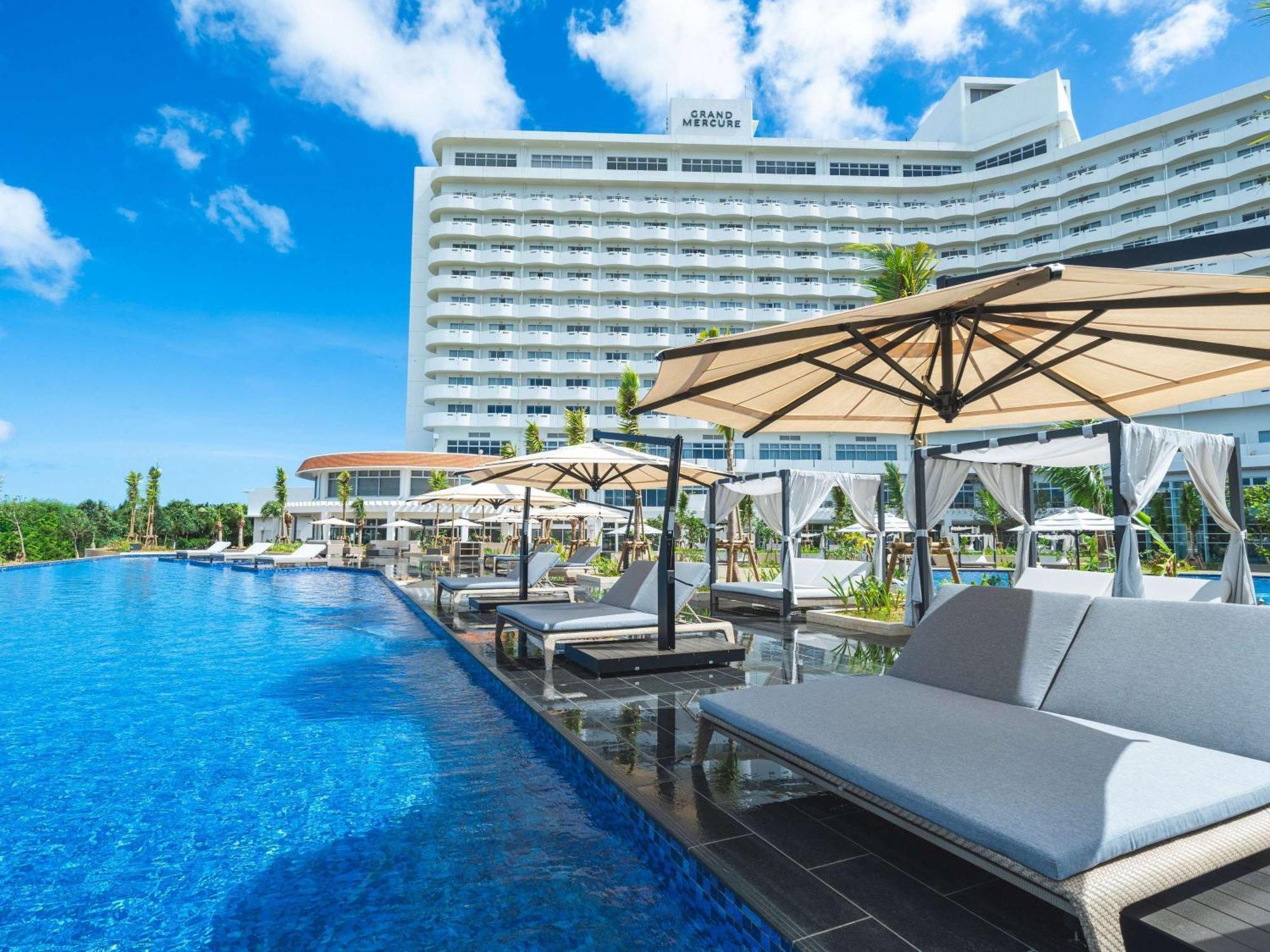 Grand Mercure Okinawa Cape Zanpa Resort Йомитан Экстерьер фото