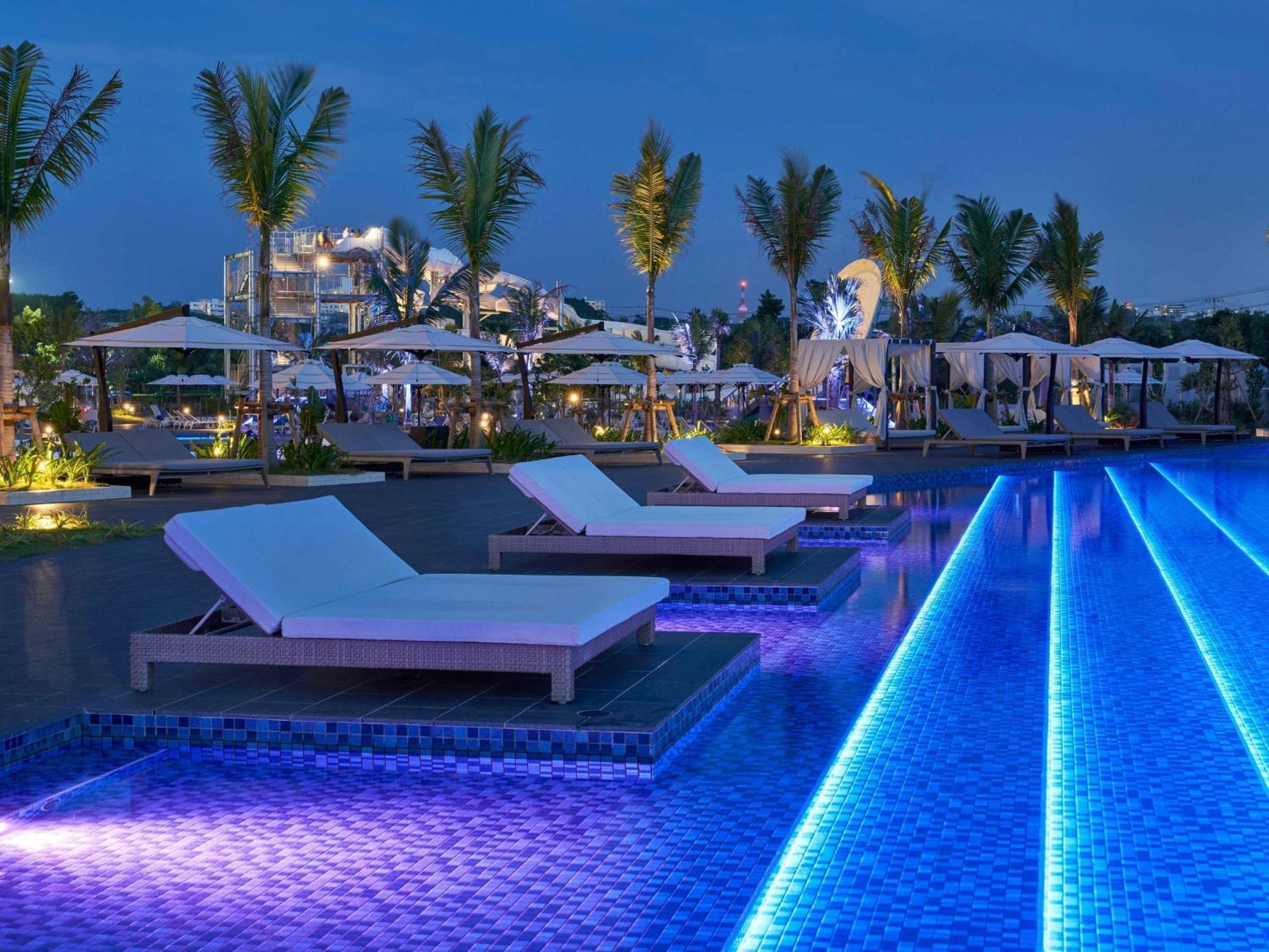 Grand Mercure Okinawa Cape Zanpa Resort Йомитан Экстерьер фото